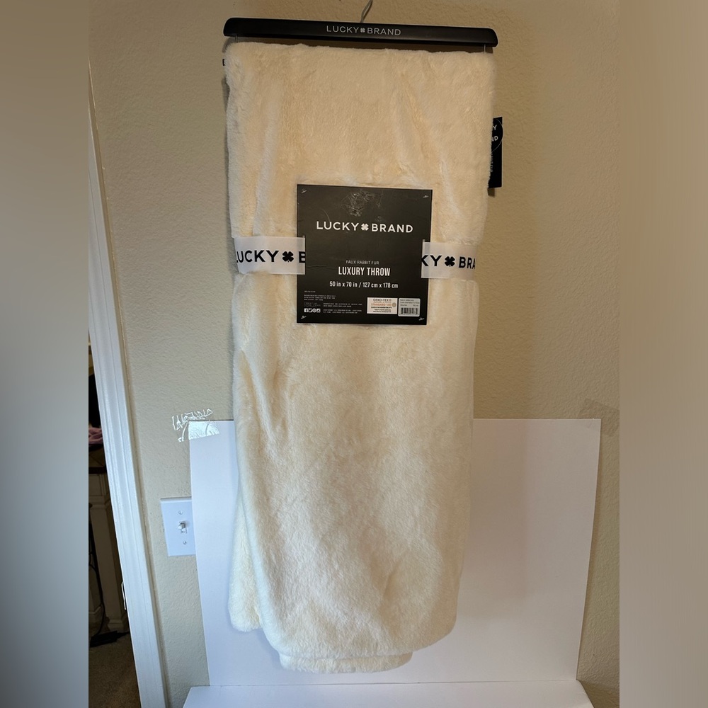 Lucky Brand Plush Faux Fur Throw in Ivory